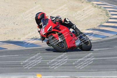 media/Nov-16-2025-Race Pace (Sun) [[8c5fa54630]]/Verified Riders/1-Turns 9 and 10 (925am)/